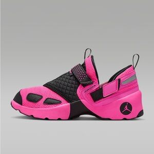 Women’s Jordan Trunner lx casual shoe Sz 8